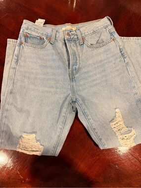 Levi's Light Blue Relaxed Women's Jeans
